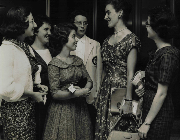 Cecily Hastings talking to college students